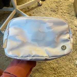BRAND NEW lululemon Everywhere Belt Bag